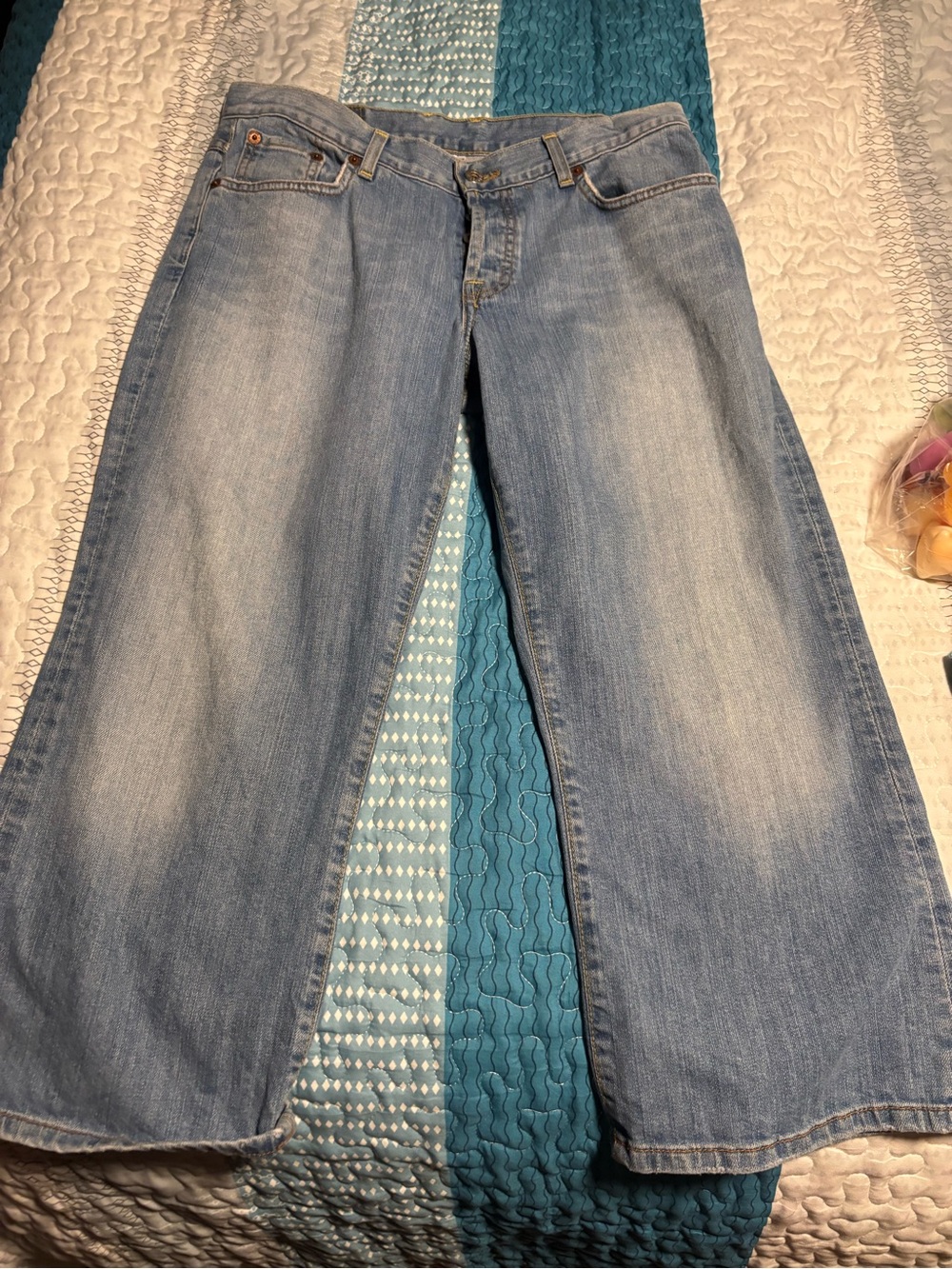Women’s Lucky Capri Light Blue Jeans